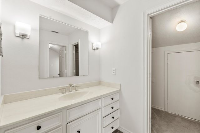 3801 S Versailles Avenue, Dallas, TX 75209