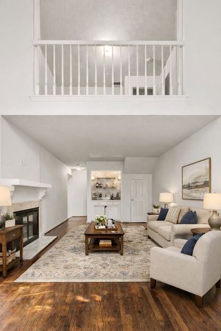 3801 S Versailles Avenue, Dallas, TX 75209