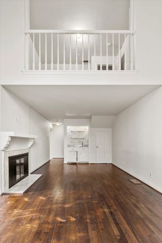 3801 S Versailles Avenue, Dallas, TX 75209