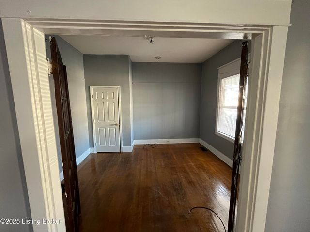 825 S 33rd St, Louisville, KY 40211