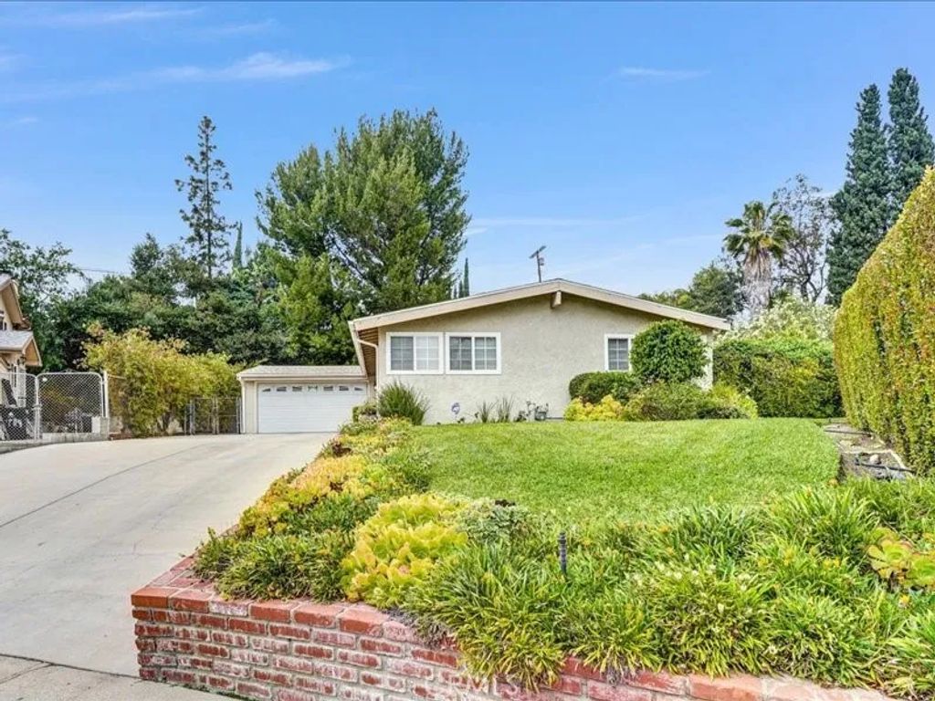 17113 Aviva Court, Granada Hills, CA 91344
