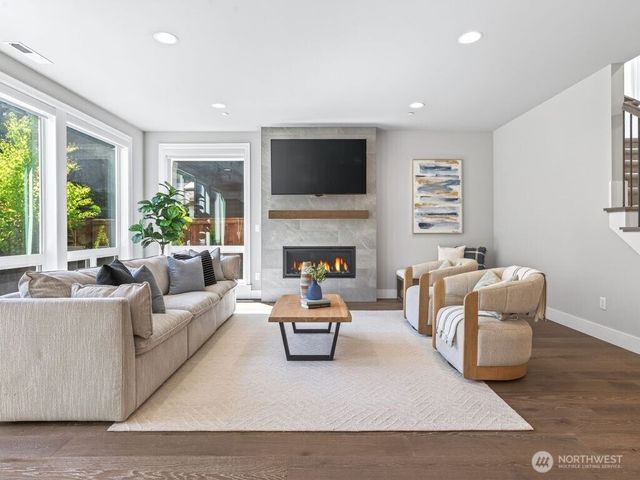 23973 NE 25th Street, Sammamish, WA 98074