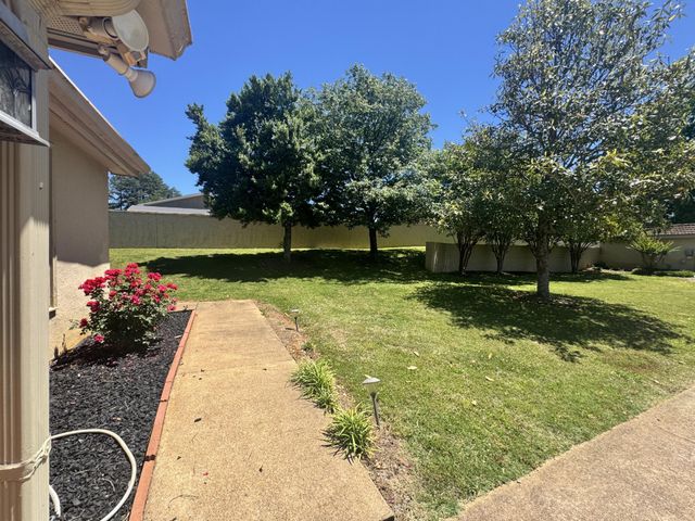 2136 Vaden Village Drive, Chattanooga, TN 37421