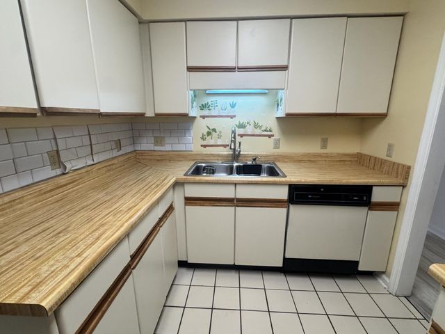 2136 Vaden Village Drive, Chattanooga, TN 37421