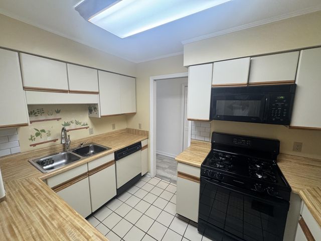 2136 Vaden Village Drive, Chattanooga, TN 37421