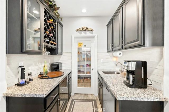 16555 Via Los Caballeros, Riverside, CA 92504