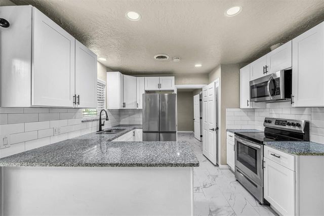5314 NW Glenn Ave, Lawton, OK 73505