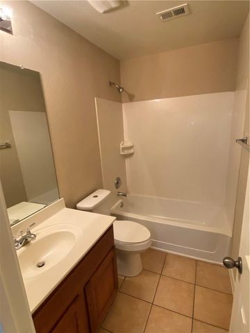 1013 Kensington Castle TRL, Pflugerville, TX 78660