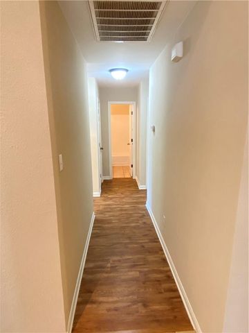 1013 Kensington Castle TRL, Pflugerville, TX 78660