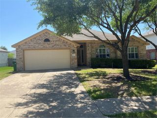 1013 Kensington Castle TRL, Pflugerville, TX 78660