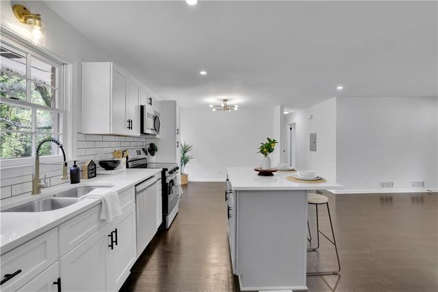 4399 Chelou Drive, Austell, GA 30106