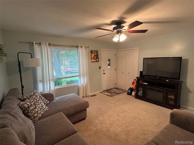 41950 Clayton Street, Clinton Charter Township, MI 48038