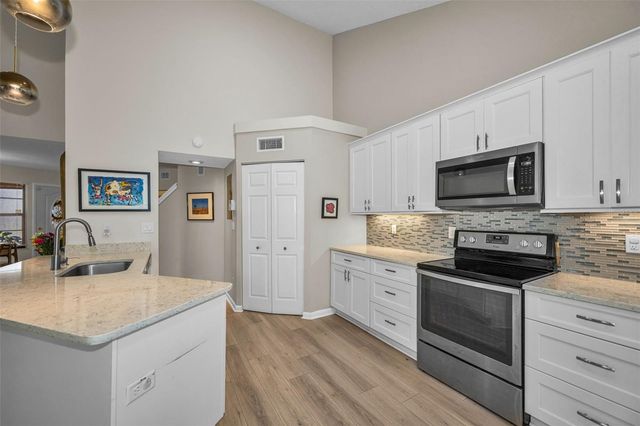 208 LIGHTHOUSE COURT, Safety Harbor, FL 34695