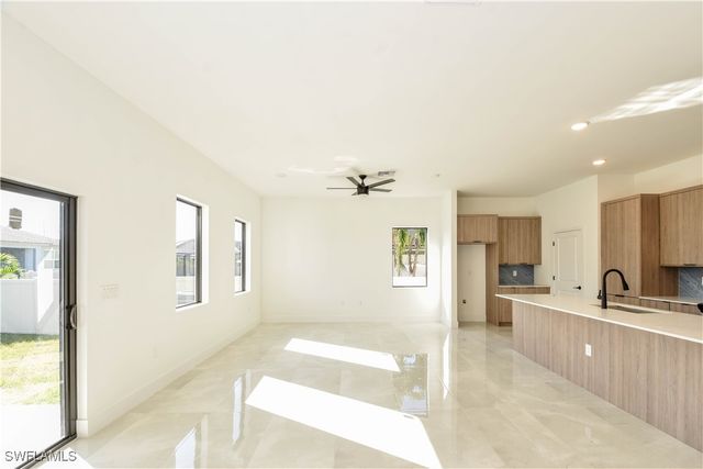 3922 NW 41st TER, Cape Coral, FL 33993