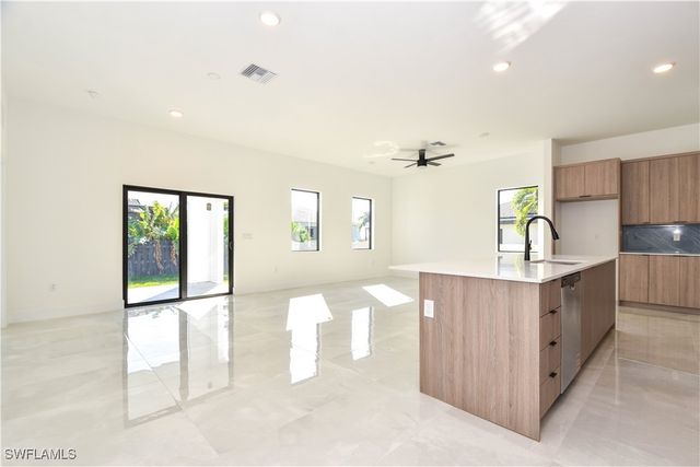 3922 NW 41st TER, Cape Coral, FL 33993