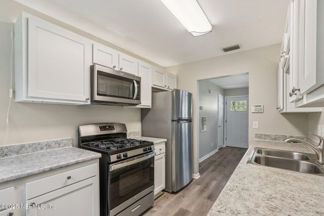 6770 TINKERBELL Lane, Jacksonville, FL 32210