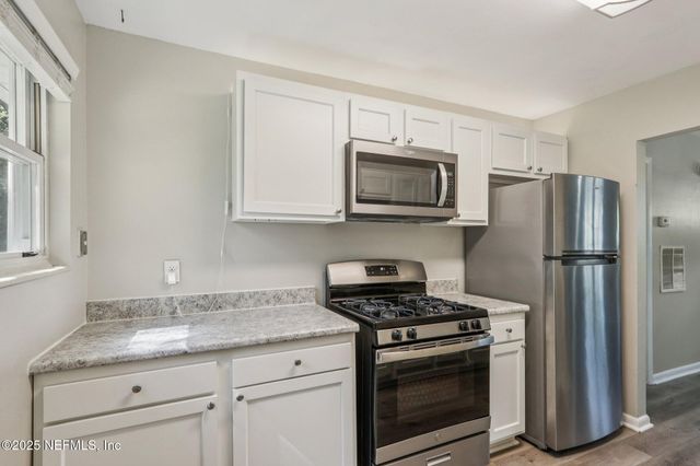6770 TINKERBELL Lane, Jacksonville, FL 32210