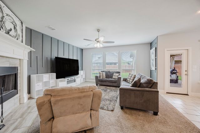 1429 Dina Drive, Crowley, TX 76036