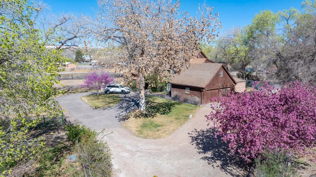 350 Applewood Road, Corrales, NM 87048