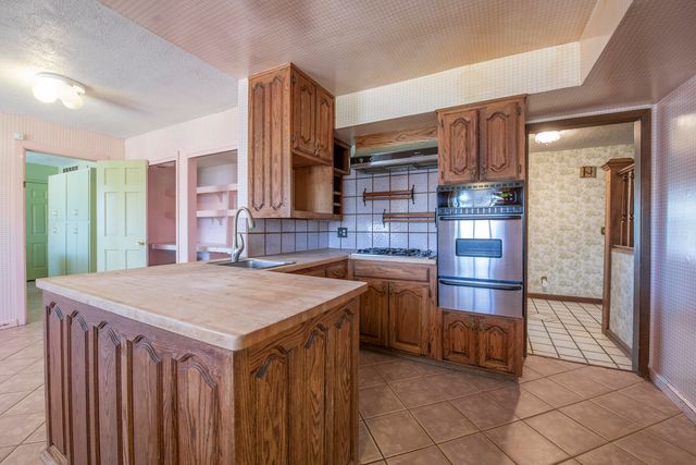 350 Applewood Road, Corrales, NM 87048