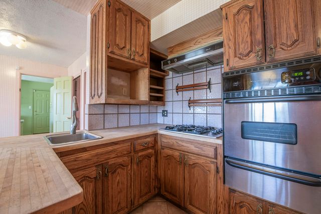 350 Applewood Road, Corrales, NM 87048