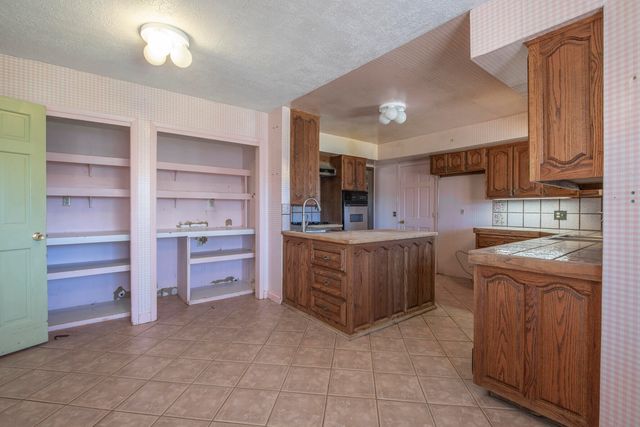 350 Applewood Road, Corrales, NM 87048