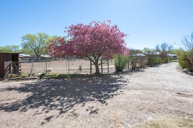 350 Applewood Road, Corrales, NM 87048