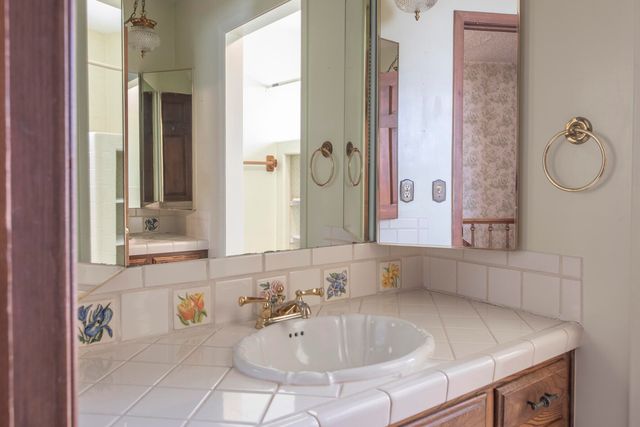 350 Applewood Road, Corrales, NM 87048