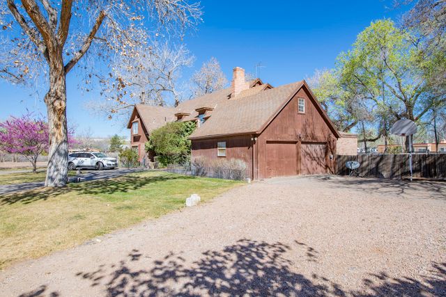 350 Applewood Road, Corrales, NM 87048