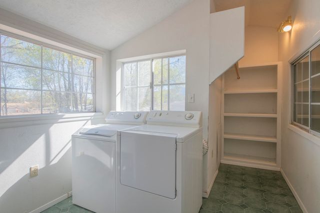 350 Applewood Road, Corrales, NM 87048