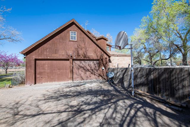 350 Applewood Road, Corrales, NM 87048