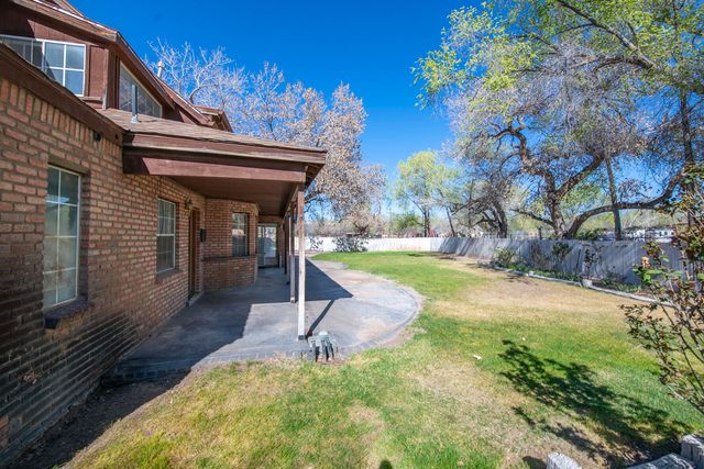 350 Applewood Road, Corrales, NM 87048