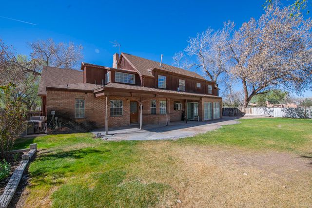 350 Applewood Road, Corrales, NM 87048