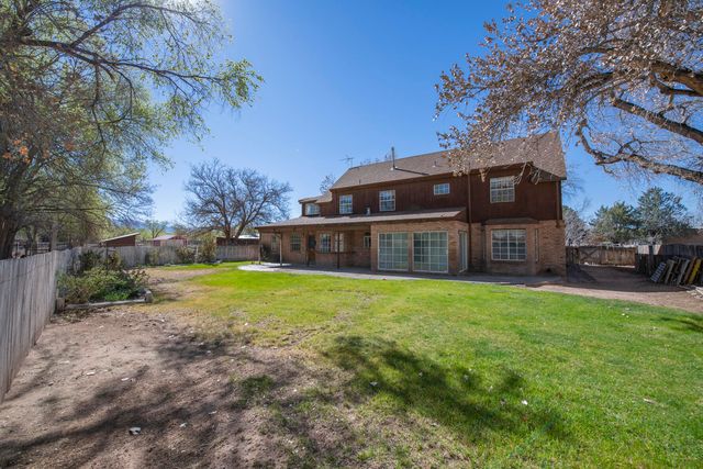 350 Applewood Road, Corrales, NM 87048