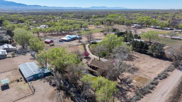 350 Applewood Road, Corrales, NM 87048