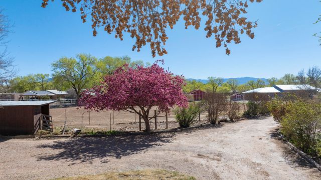 350 Applewood Road, Corrales, NM 87048