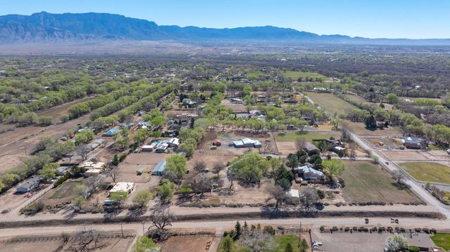 350 Applewood Road, Corrales, NM 87048