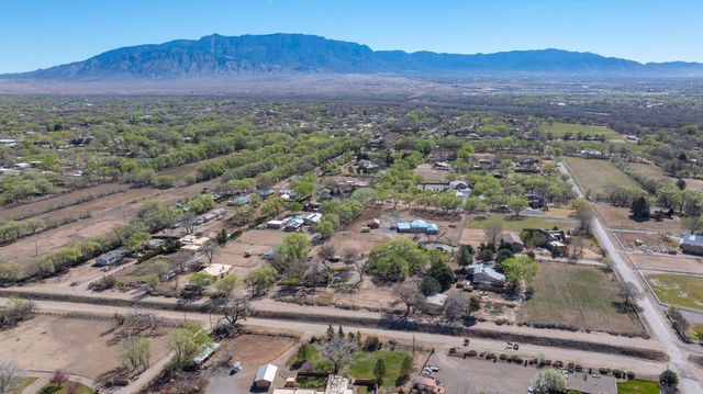 350 Applewood Road, Corrales, NM 87048