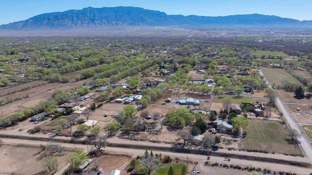 350 Applewood Road, Corrales, NM 87048