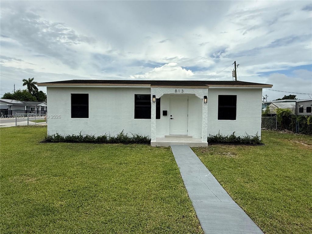813 NW 6th Ave, Florida City, FL 33034
