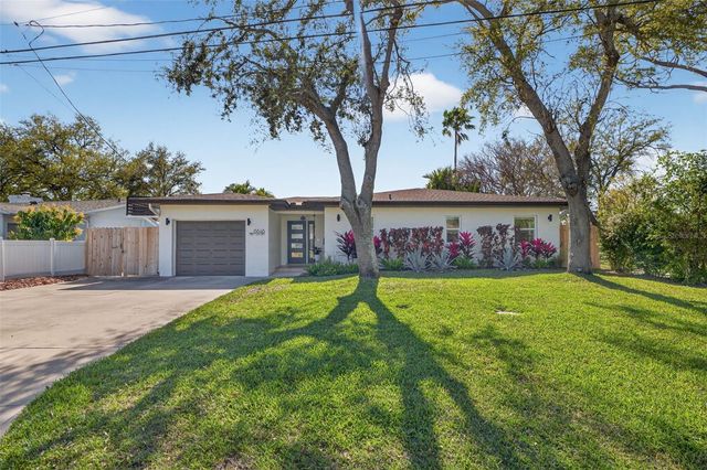 8848 SUNLIT COVE DRIVE NE, St Petersburg, FL 33702