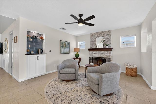 8848 SUNLIT COVE DRIVE NE, St Petersburg, FL 33702