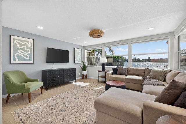 8848 SUNLIT COVE DRIVE NE, St Petersburg, FL 33702