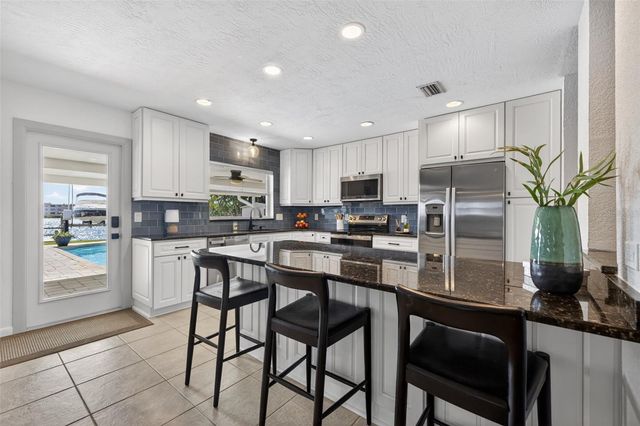 8848 SUNLIT COVE DRIVE NE, St Petersburg, FL 33702