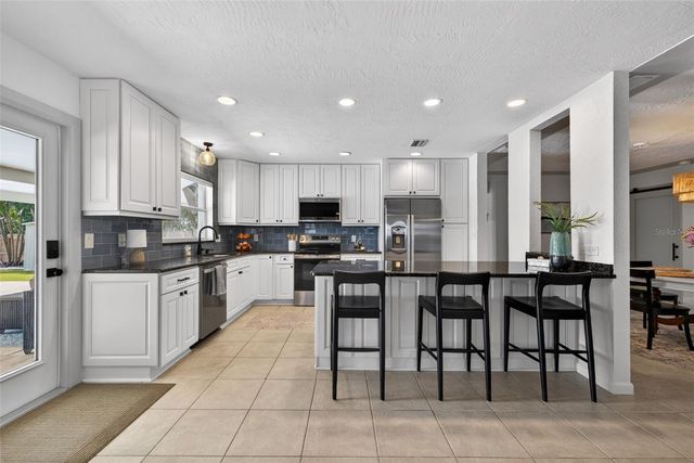 8848 SUNLIT COVE DRIVE NE, St Petersburg, FL 33702