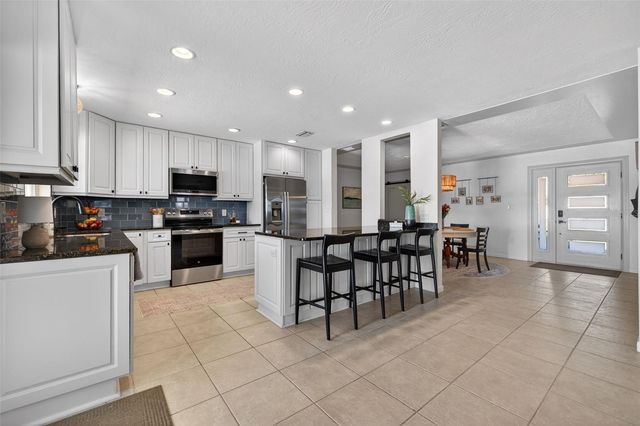 8848 SUNLIT COVE DRIVE NE, St Petersburg, FL 33702