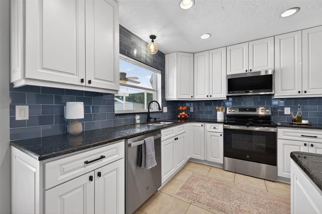 8848 SUNLIT COVE DRIVE NE, St Petersburg, FL 33702