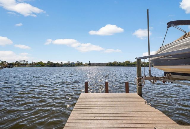 8848 SUNLIT COVE DRIVE NE, St Petersburg, FL 33702