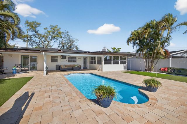 8848 SUNLIT COVE DRIVE NE, St Petersburg, FL 33702