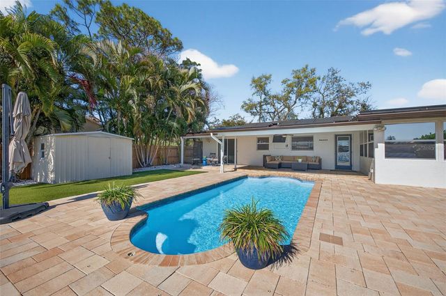 8848 SUNLIT COVE DRIVE NE, St Petersburg, FL 33702